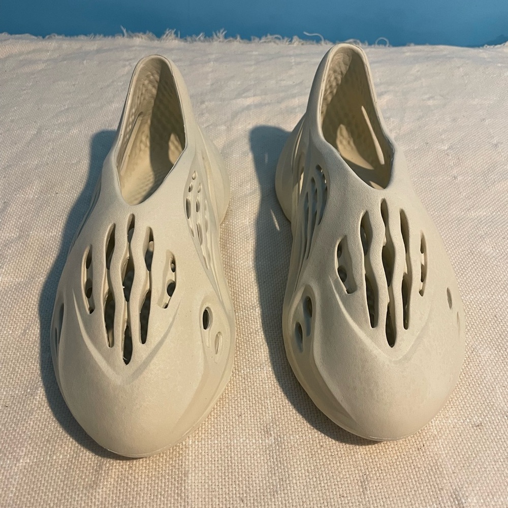 Yeezy Foam Runners Cream size 7 Worn In Great Condition - Picture 4 of 13